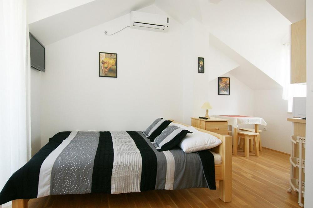 Villa Trio Srima Kültér fotó